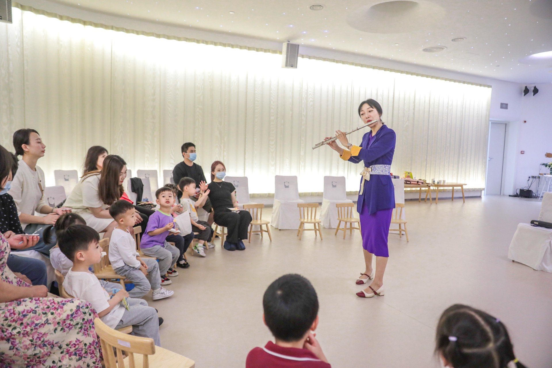 科發(fā)幼兒園特邀數(shù)位音樂家、演奏家到訪“贏·劇場(chǎng)”